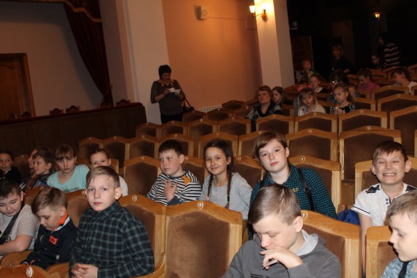Как мы ездили в театр